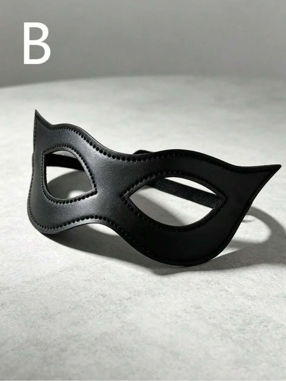 1pc Half Face Cat Eye Mask, Women's Black PU Leather Cat Mask, Halloween Masquer